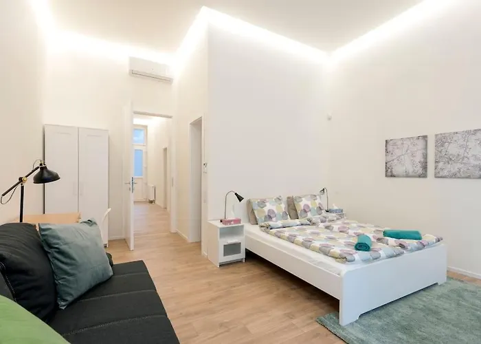 Luxury New-3bdr 3bth Sauna!city Center Lägenhet