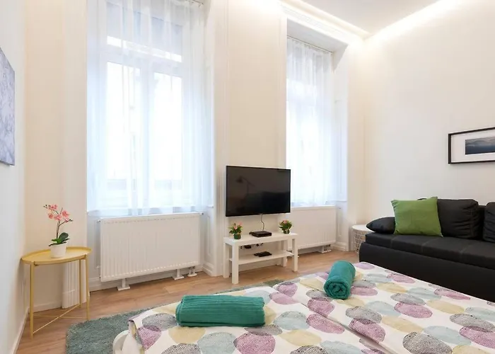 Luxury New-3bdr 3bth Sauna!city Center