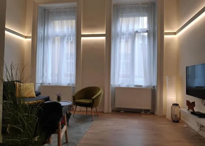 Luxury New-3bdr 3bth Sauna!city Center Lägenhet