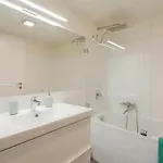 Luxury New-3bdr 3bth Sauna!city Center شقة *