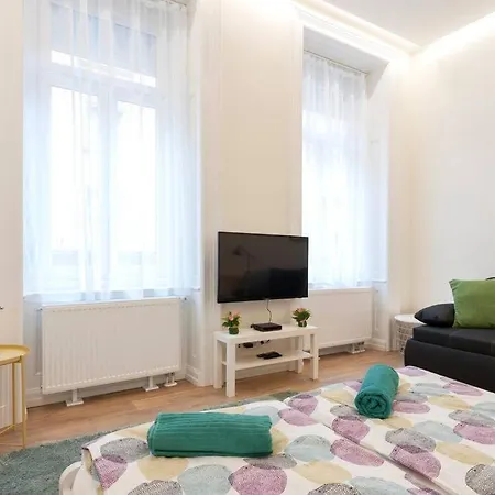 Luxury New-3bdr 3bth Sauna!city Center