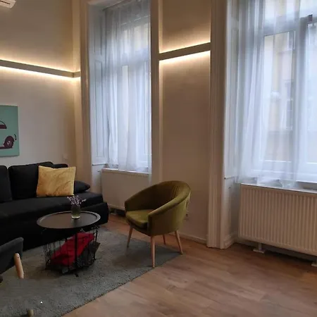 Luxury New-3bdr 3bth Sauna!city Center Apartamento *