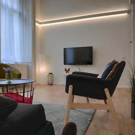 Apartamento Luxury New-3bdr 3bth Sauna!city Center *