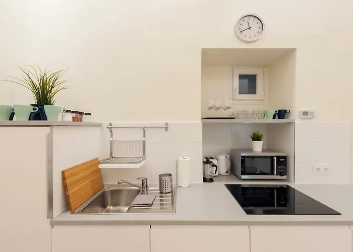 Luxury New-3bdr 3bth Sauna!city Center Apartament *