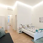 Luxury New-3bdr 3bth Sauna!city Center Apartman