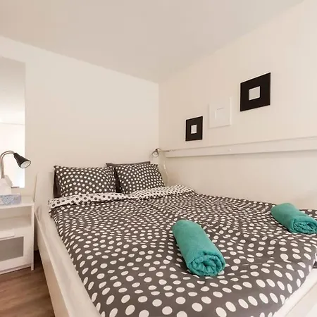 Appartement Luxury New-3bdr 3bth Sauna!city Center *